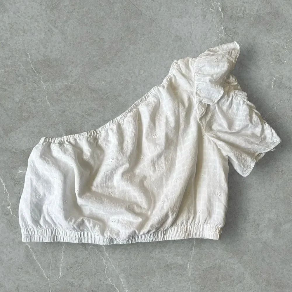 5 for $45  universal thread Top Blouse Shirt Size 2X One Sleeve White Lace